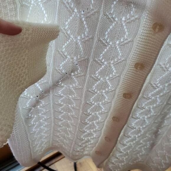 Carriage Court Sz. M (Can fit up to XL) Full Button Long Sleeve Knitted Cardigan - Picture 6 of 10